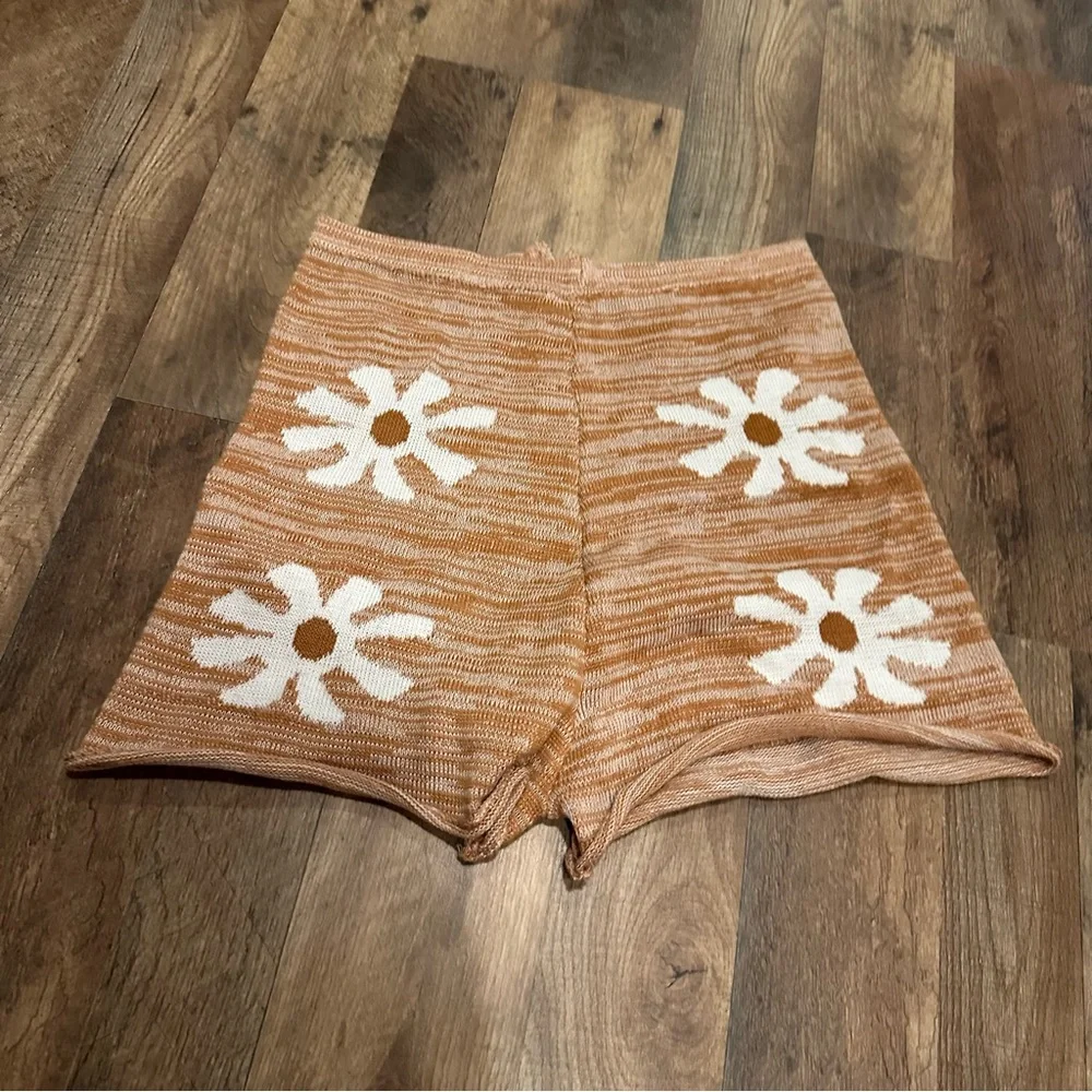 Boutique 70s Inspired Shorts sz Large - Picture 8 of 9